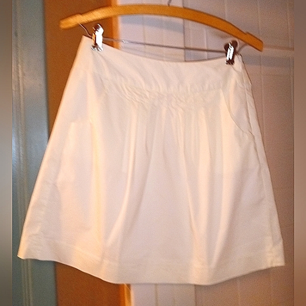 White banana Republic skirt